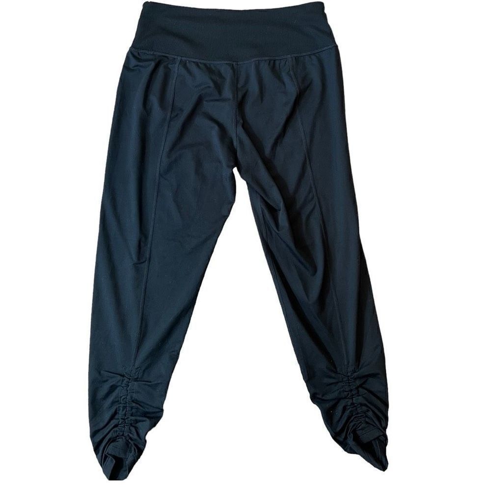 Women’s Athleta Ruched Capris ￼Leggings